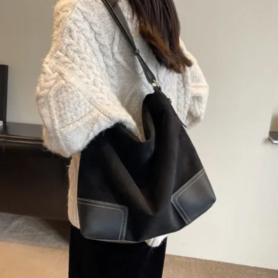 New Korean version Large Capacity Bucket Bag Casual Tote Bag Women'S Commuting Shoulder Bag Retro Handbag