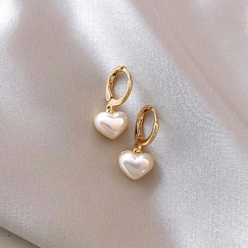 Classic Design Pearl Heart Pendant Earrings 2025 Fashion Jewelry Party Girl's Sweet Temperament Accessories For Womens Earrings - Image 3