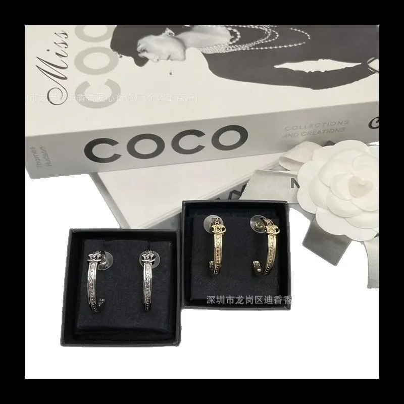 Classic Snake Bone Classic Versatile Light Gold Stud Earrings Fashion Premium Silver Needle Women - Image 5